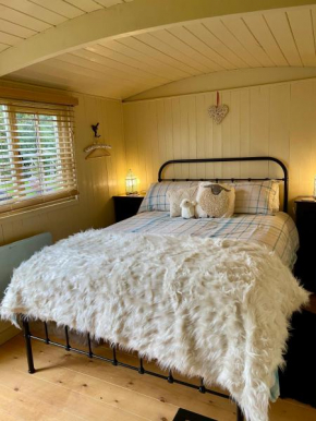  Fourwinds B&B  Марч